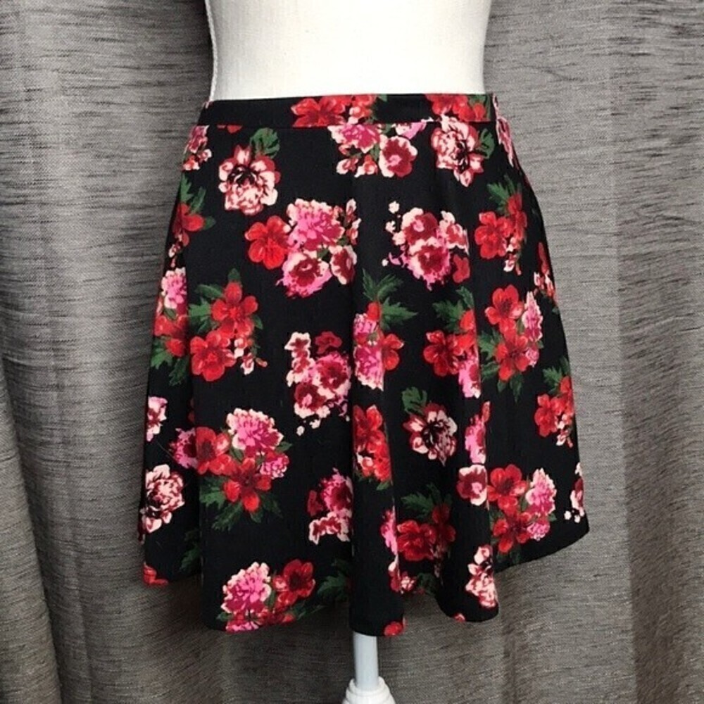 DEB MEDIUM BLACK & RED MINI SKIRT VINTAGE